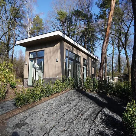 Forest-view Tiny House, Cleaning Included *